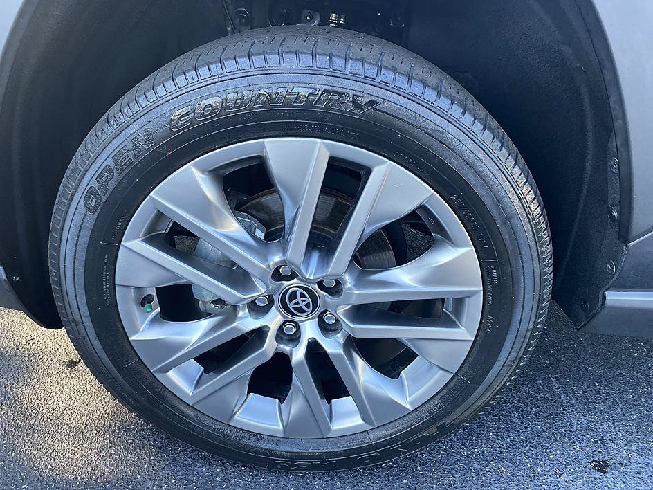 Certified 2023 Toyota RAV4 XLE Premium AWD/4WD image 27