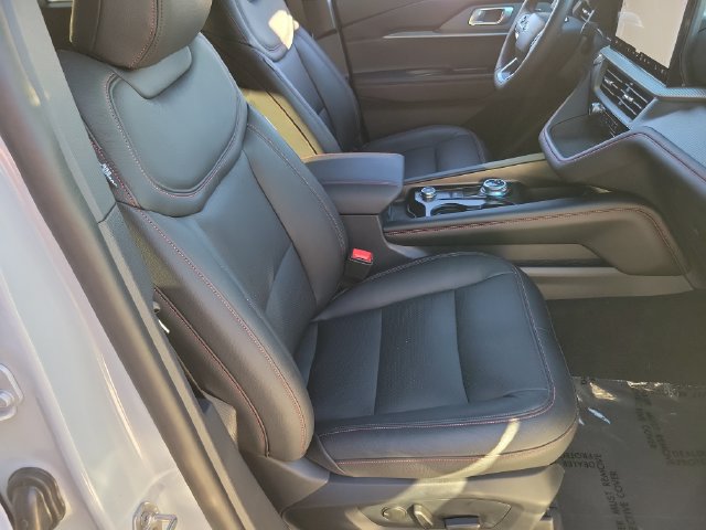 Used 2026 Ford Explorer ST-Line w/ ST-Line Street Pack RWD image 17