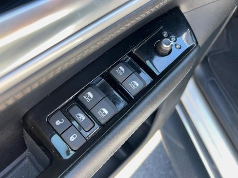 Used 2024 Jeep Wagoneer L Series II w/ Flexible Seating Group AWD/4WD image 13