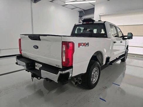 Used 2023 Ford F250 XL w/ FX4 Off-Road Package AWD/4WD image 8