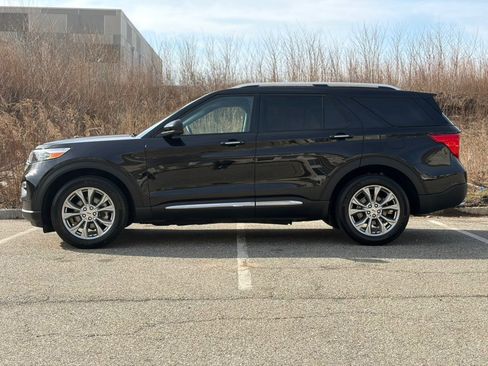 Used 2024 Ford Explorer Limited image 5
