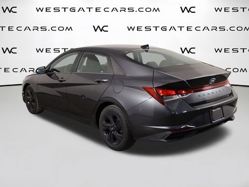 Used 2022 Hyundai Elantra SEL FWD image 40