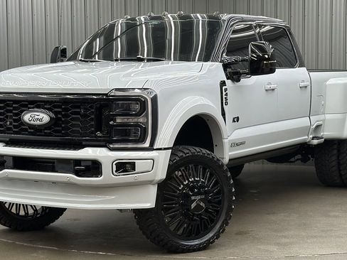 Used 2026 Ford F450 Platinum w/ Platinum Plus Package AWD/4WD image 1