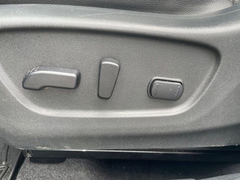 Used 2019 Nissan Rogue SL FWD image 11