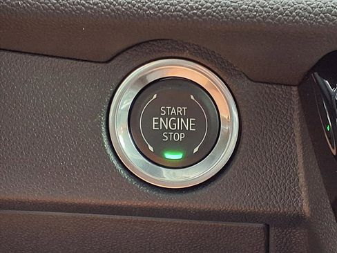 Used 2024 Chevrolet Traverse LT w/ Midnight/Sport Edition image 9