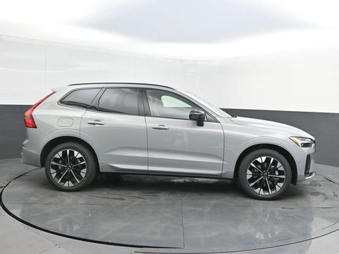 New 2026 Volvo XC60 B5 Plus w/ Protection Package Premier AWD/4WD image 8