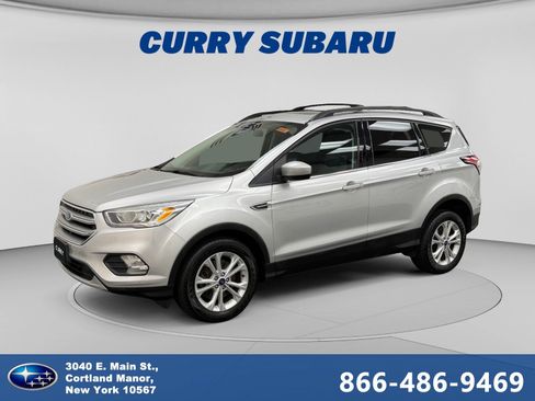 Used 2017 Ford Escape SE w/ Equipment Group 201A AWD/4WD image 1