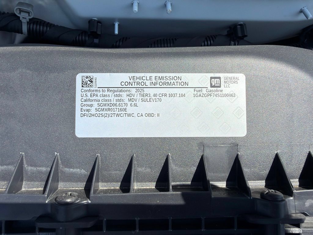 Used 2025 Chevrolet Express 3500 LT w/ LT Preferred Equipment Group RWD image 38