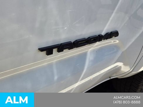 Used 2021 Toyota Tacoma TRD Sport w/ TRD Premium Sport Package AWD/4WD image 14