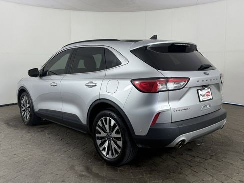 Used 2020 Ford Escape Titanium FWD image 5