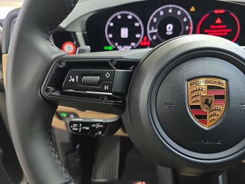 Certified 2026 Porsche Cayenne AWD/4WD image 27