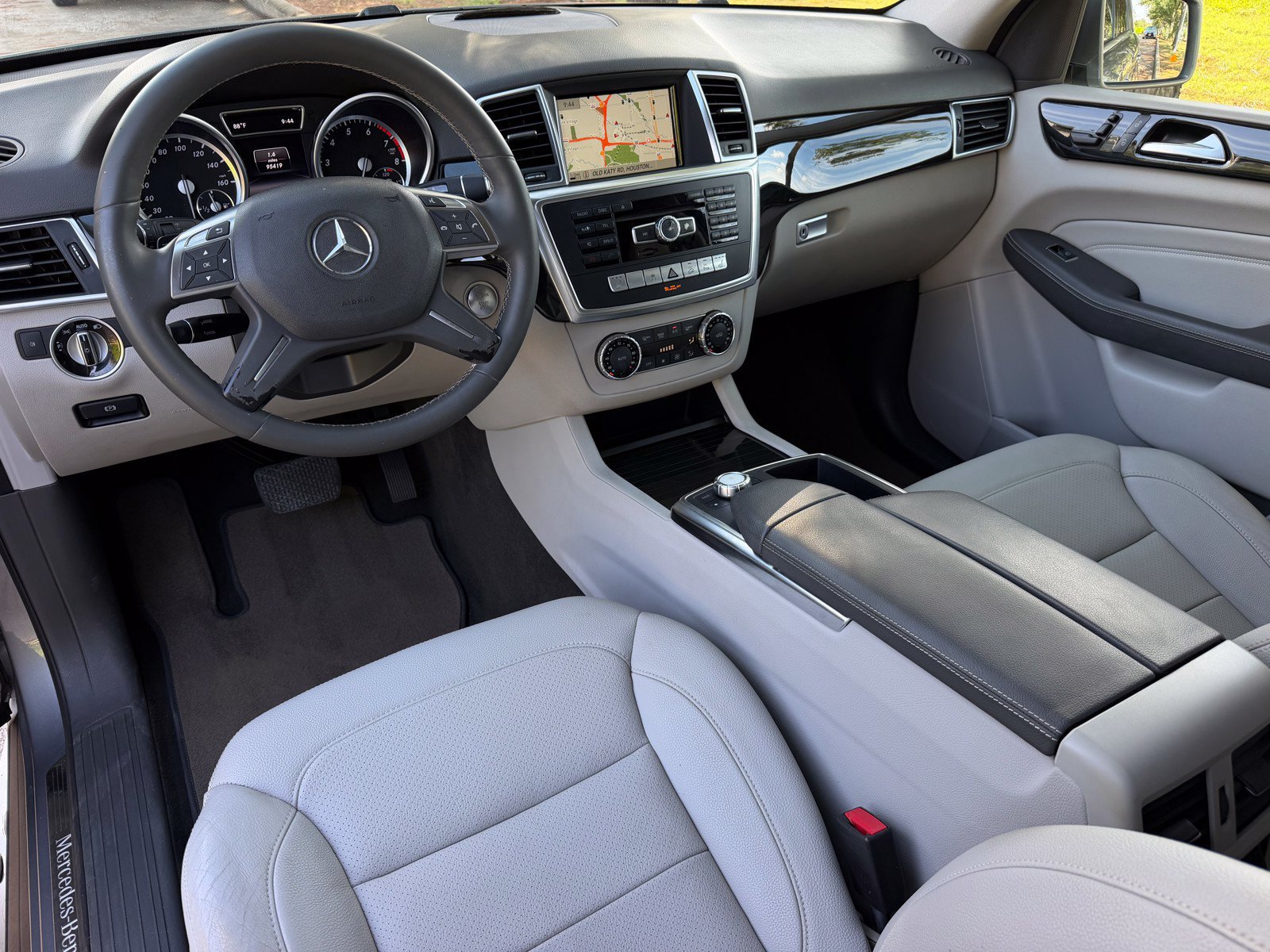 Used 2015 Mercedes-Benz ML 350 4MATIC image 2