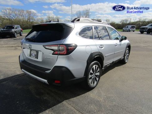 Used 2025 Subaru Outback Limited AWD/4WD image 8
