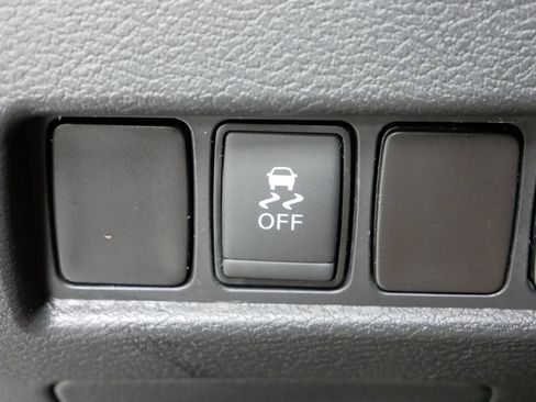 Used 2017 Nissan Murano S image 22
