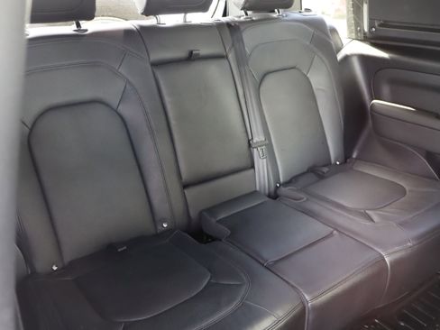 Used 2024 Land Rover Defender 90 S image 34