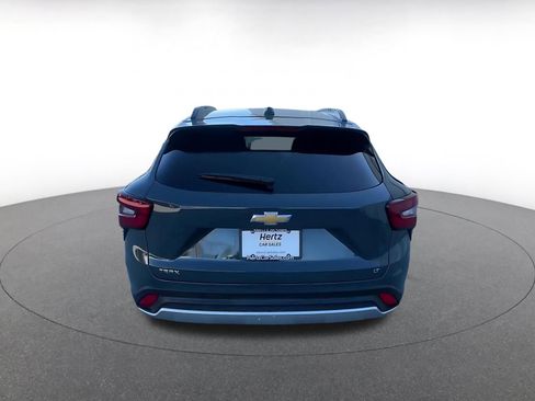 Used 2025 Chevrolet Trax LT image 12