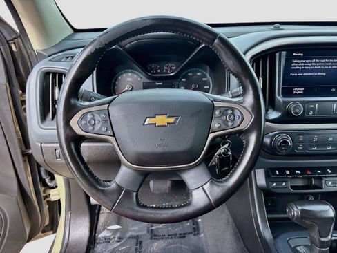 Used 2021 Chevrolet Colorado Z71 w/ Safety Package RWD image 11
