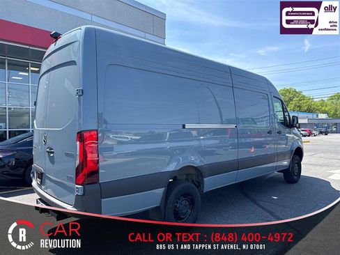 Used 2024 Mercedes-Benz Sprinter 2500 image 7