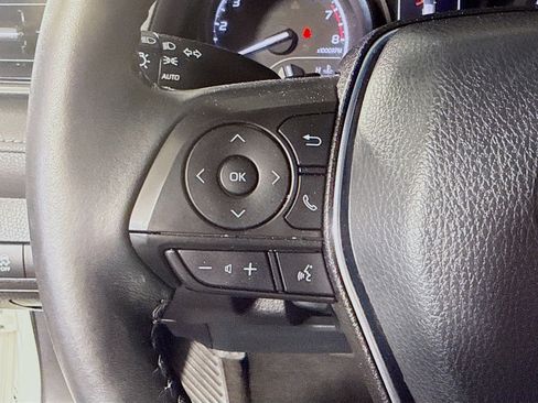 Used 2020 Toyota Camry SE image 14