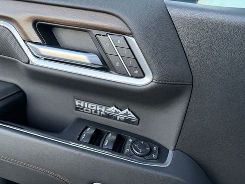 Used 2024 Chevrolet Silverado 1500 High Country w/ Technology Package image 44