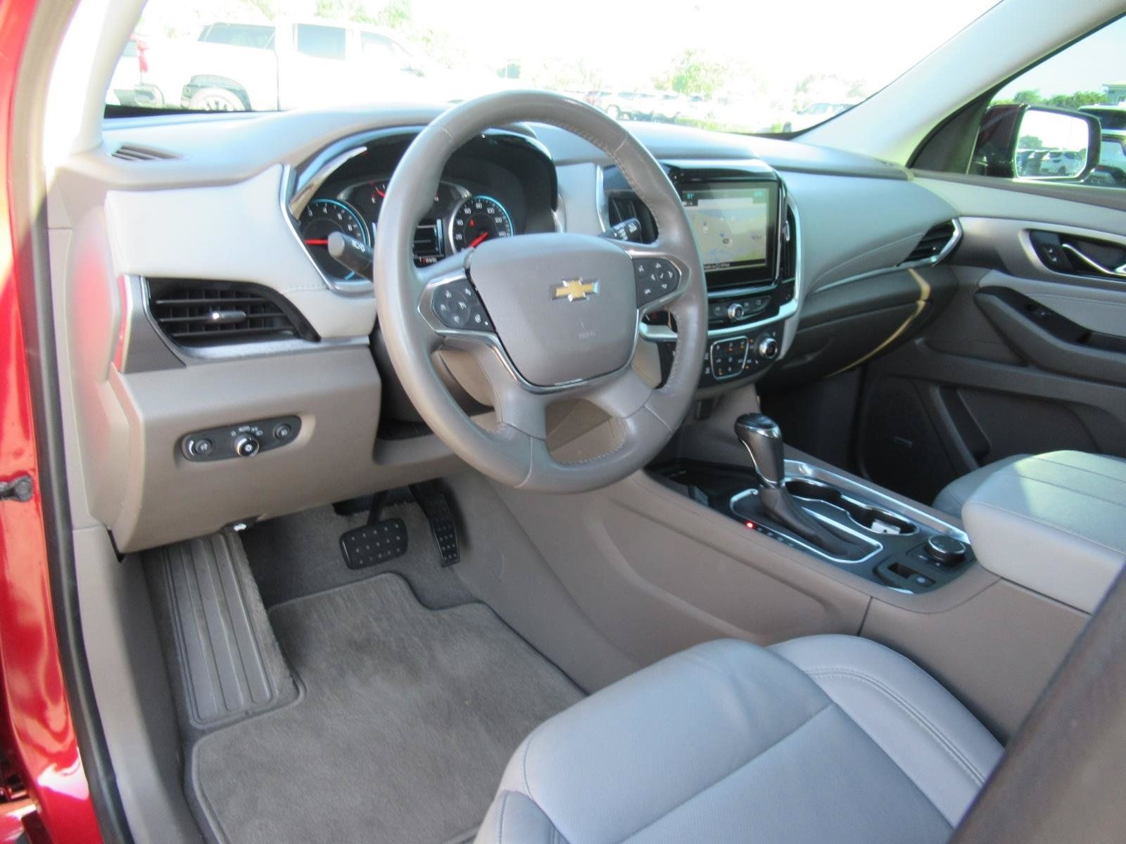 Used 2019 Chevrolet Traverse Premier w/ Driver Confidence II Package FWD image 17