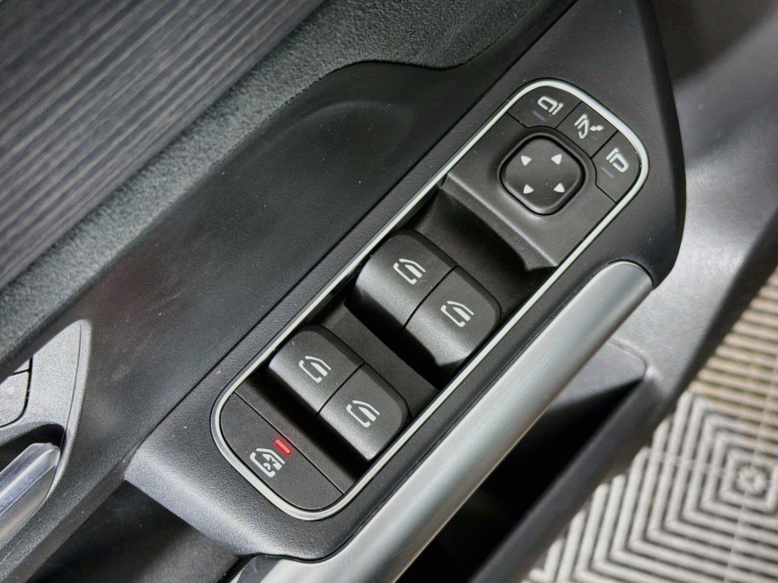 Used 2023 Mercedes-Benz GLA 250 4MATIC w/ AMG Line Exterior image 23
