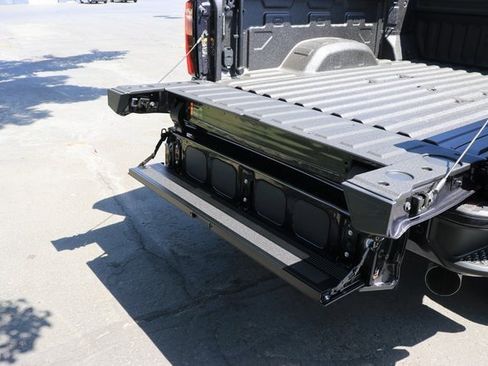 New 2025 GMC Sierra 3500 Denali w/ Denali Reserve Package image 9