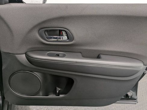 Used 2022 Honda HR-V LX image 27