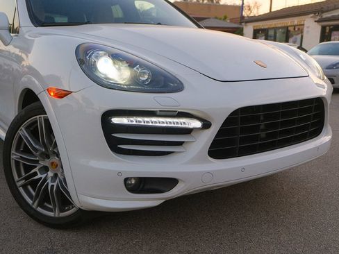 Used 2014 Porsche Cayenne GTS image 7