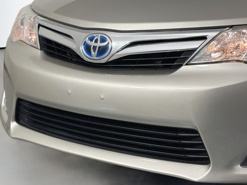 Used 2013 Toyota Camry XLE w/ Leather Pkg FWD image 13