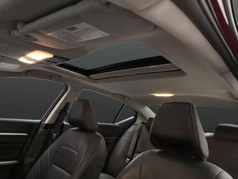 Used 2023 Nissan Altima 2.5 SR w/ SR Premium Package image 7