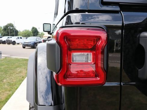 New 2025 Jeep Wrangler Unlimited Rubicon 392 image 38