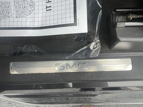 Used 2016 GMC Yukon SLT w/ Open Road Package image 11