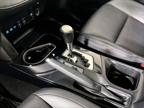 Used 2018 Toyota RAV4 Limited image 15