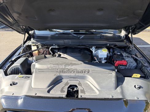 Used 2019 RAM 2500 Laramie image 34