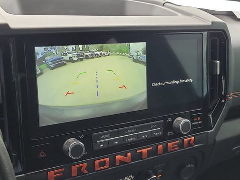 Used 2025 Nissan Frontier PRO-4X w/ Tow Package AWD/4WD image 23