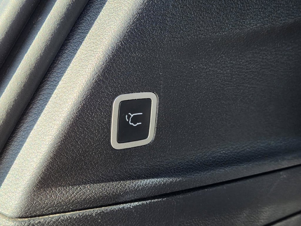 Used 2025 Chrysler Pacifica Select FWD image 43