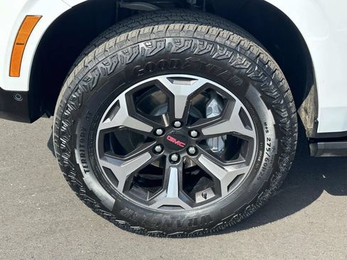 Used 2026 GMC Yukon XL AT4 Ultimate AWD/4WD image 8