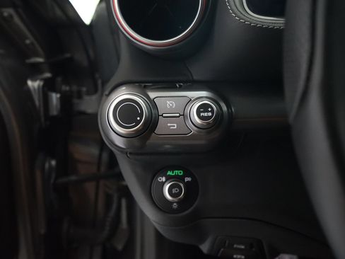 Used 2019 Ferrari 812 Superfast RWD image 25