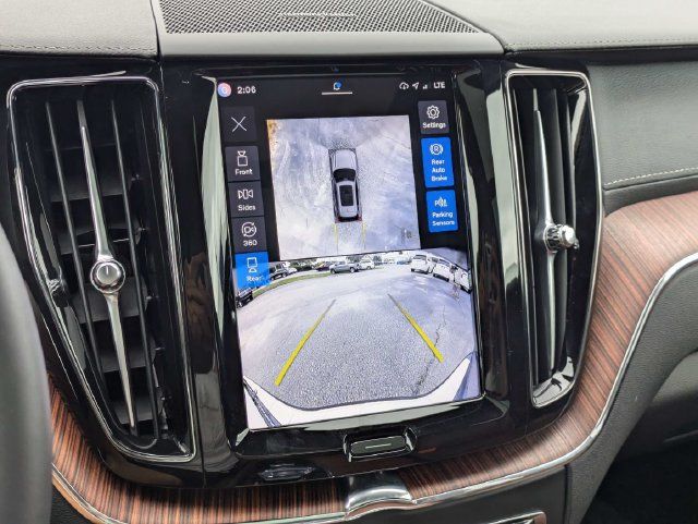 Certified 2025 Volvo XC60 B5 Ultra w/ Climate Package AWD/4WD image 27