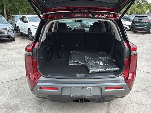 New 2026 Nissan Pathfinder SL w/ SL Premium Package (P04) FWD image 31