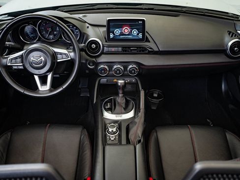 Used 2017 MAZDA MX-5 Miata Grand Touring image 39