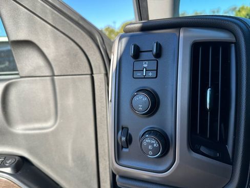 Used 2017 GMC Sierra 2500 Denali w/ Duramax Plus Package image 22