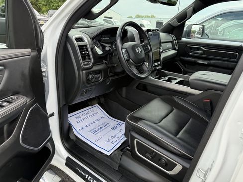 Used 2023 RAM 1500 Laramie AWD/4WD image 11