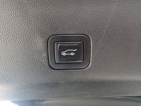 Used 2022 Chevrolet Tahoe Premier AWD/4WD image 30