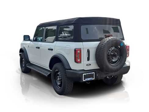 New 2026 Ford Bronco Outer Banks w/ Black Appearance Package AWD/4WD image 3