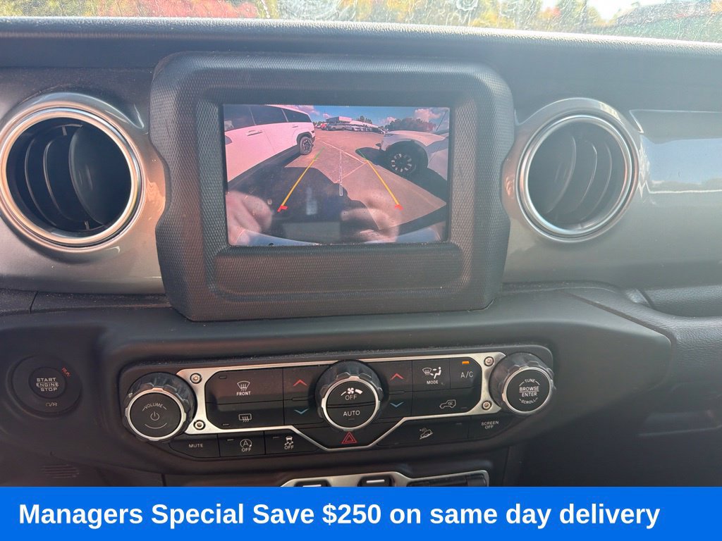Used 2020 Jeep Wrangler Unlimited Sahara AWD/4WD image 14