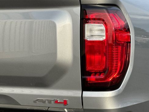 Used 2025 GMC Canyon AT4 image 28