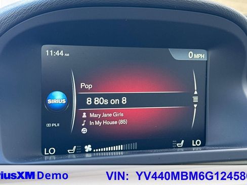 Used 2016 Volvo XC70 T5 Platinum w/ Protection Package image 28