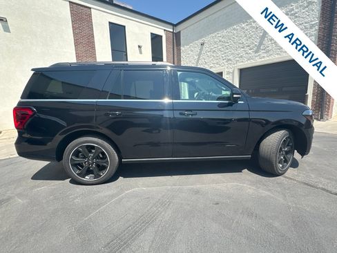 Used 2024 Ford Expedition Limited AWD/4WD image 8
